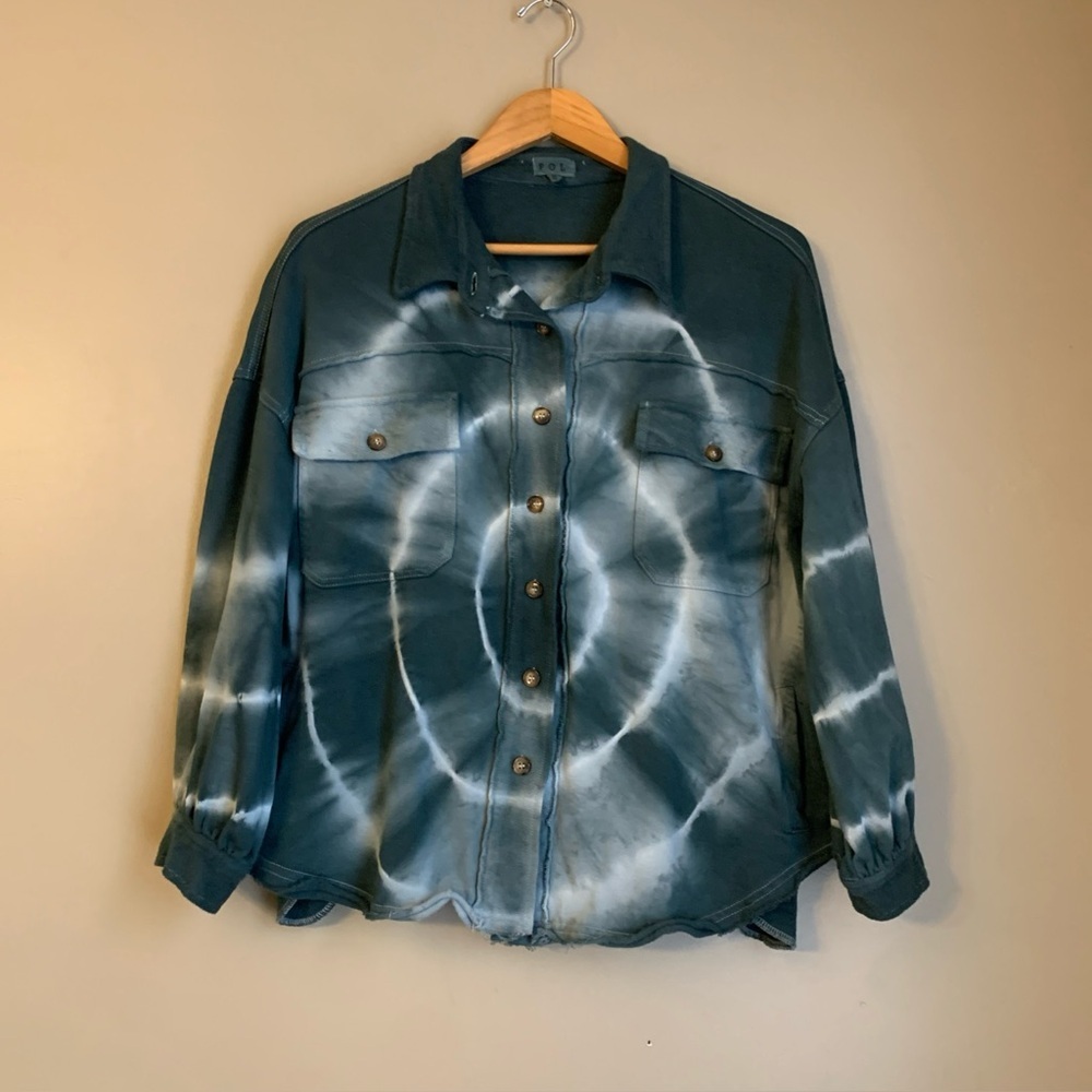 POL Tie Dye Shirt Women’s Size Small. Green Raw Hems Long Sleeve Bohemian